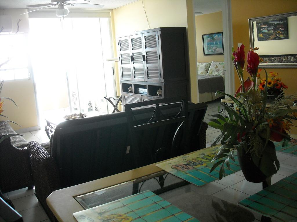 Ocean Front Apartment 루키요 외부 사진