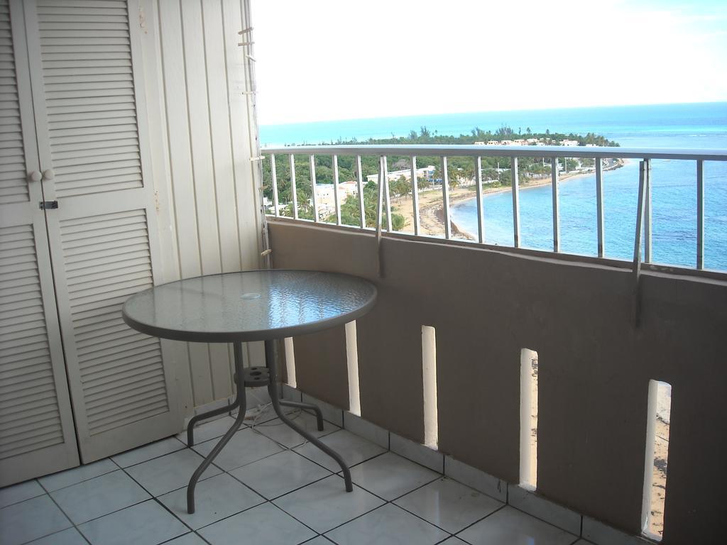 Ocean Front Apartment 루키요 외부 사진